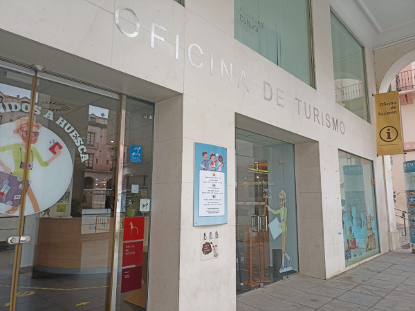El Ayuntamiento de Huesca impulsa la reforma integral de la Oficina de Turismo en la Plaza Luis López Allué