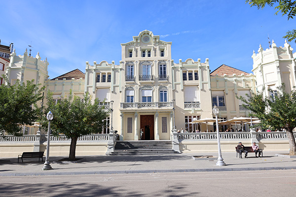 Imagen El Ayuntamiento de Huesca se suma un año más a la Hora del Planeta y...