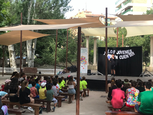 Los jóvenes también cuentan cuentos