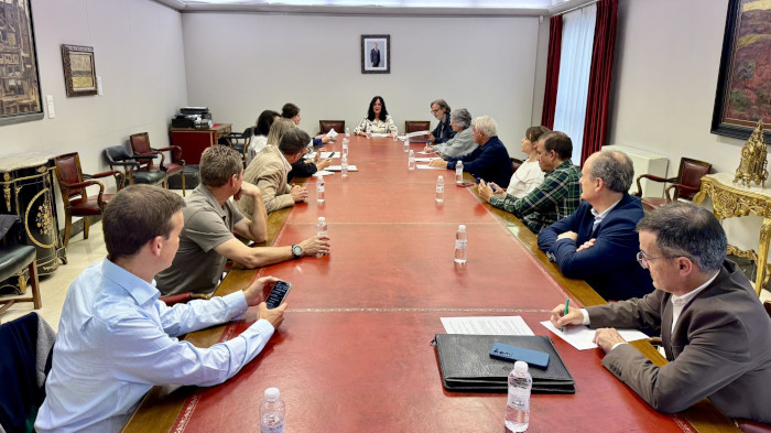 Imagen El Ayuntamiento de Huesca y la Federación de la Construcción abordan el...
