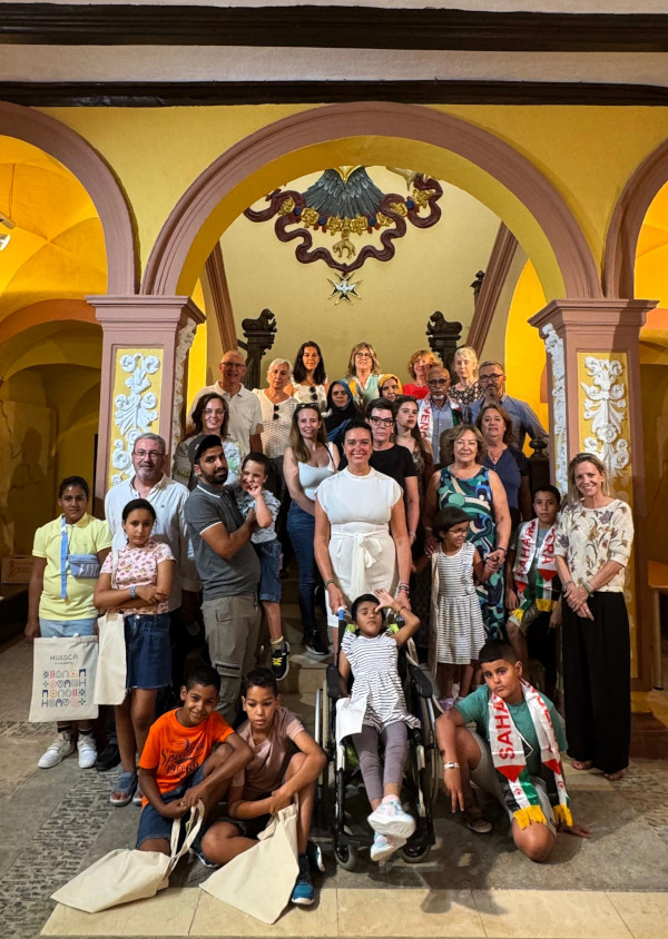 El Ayuntamiento de Huesca recibe a los niños saharauis del programa “Vacaciones en Paz”