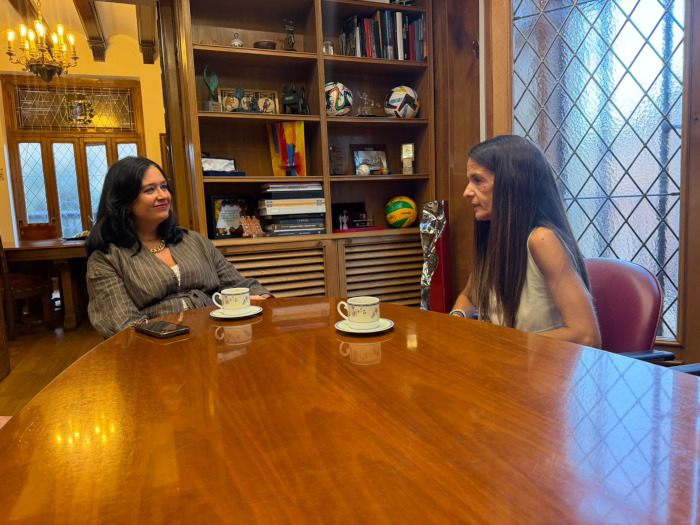 Imagen La alcaldesa recibe a la oscense Alma Lara, nueva secretaria general de...