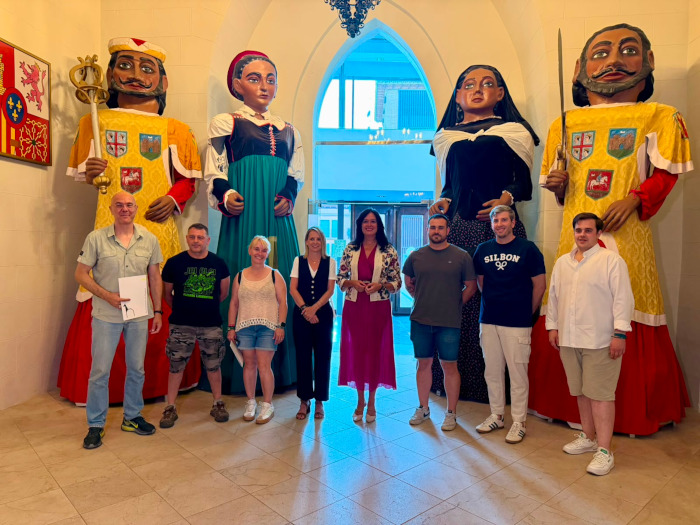 Imagen Ayuntamiento y peñas recreativas refuerzan su colaboración para las...