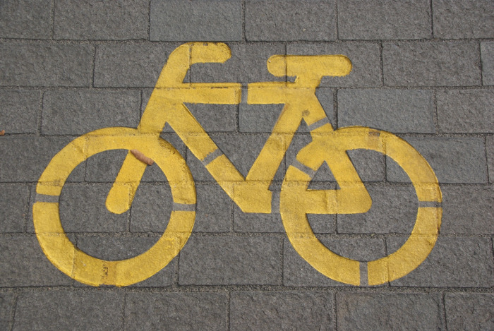 El Ayuntamiento presenta un borrador avanzado de la Ordenanza que regula el uso de bicicletas y patinetes eléctricos 