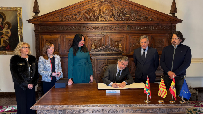 Imagen El presidente del TSJ Aragón visita el ayuntamiento de Huesca