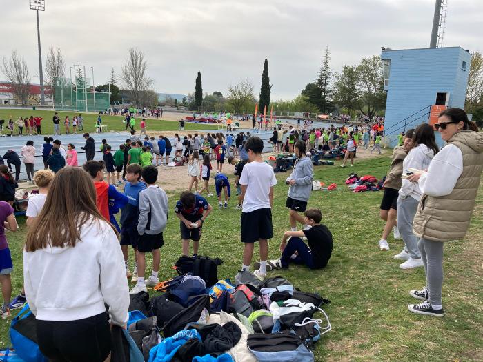 700 escolares participan este viernes en el XXVIII Encuentro Municipal de Atletismo Intercentros