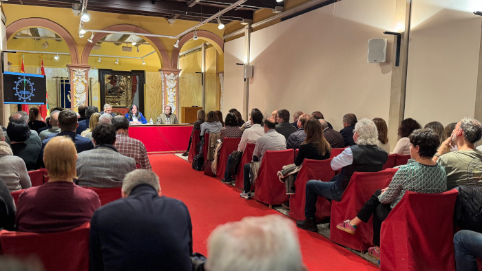 Imagen Ayuntamiento de Huesca y entidades muestran su unión en defensa de una...