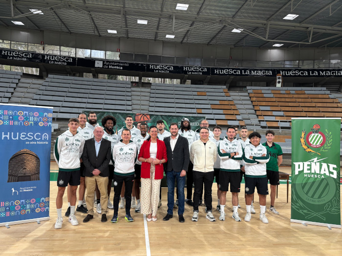 Imagen El Ayuntamiento de Huesca y el Club Baloncesto Peñas Huesca firman un...