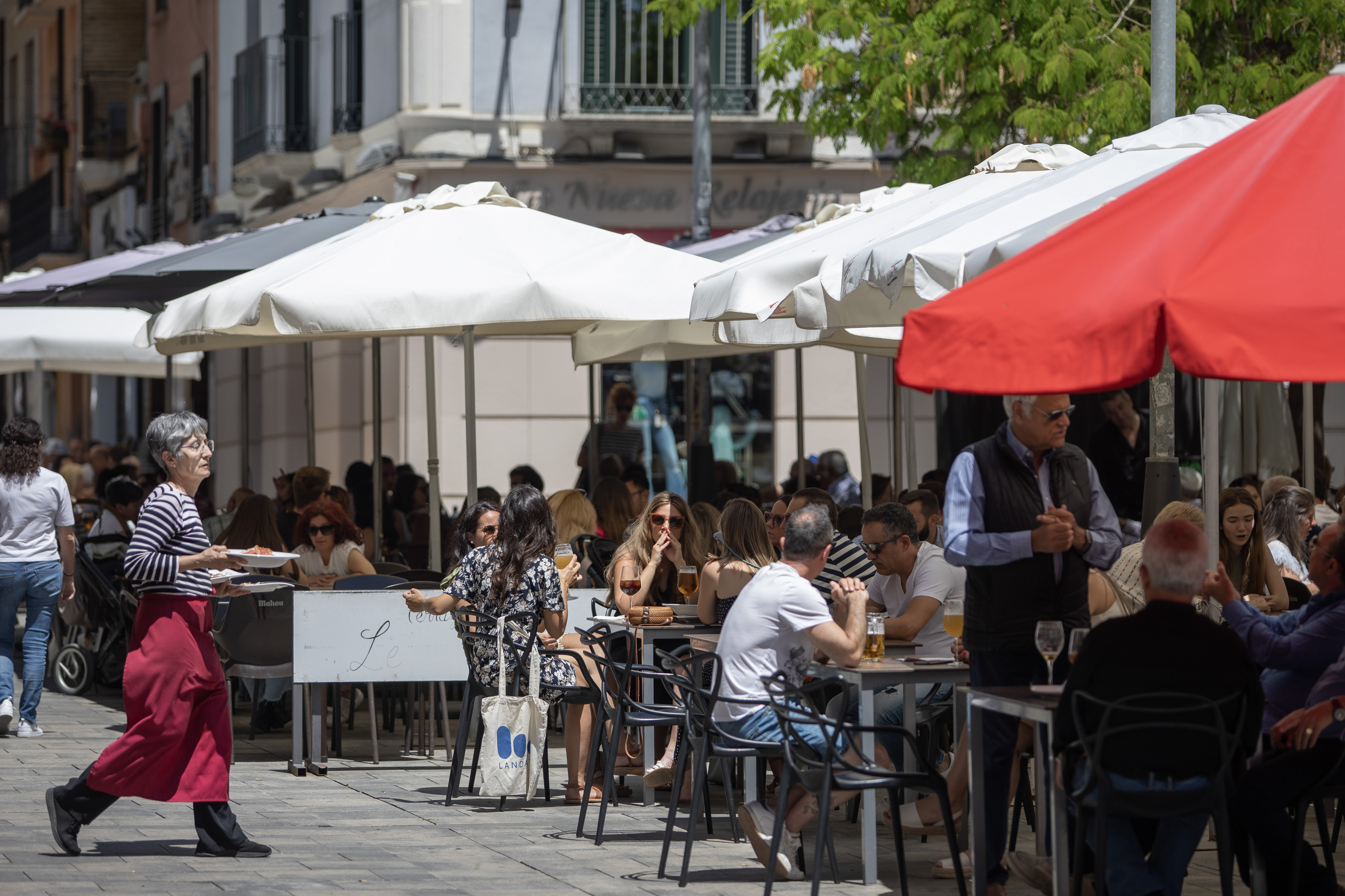La hostelería de Huesca mantiene una notable actividad tras San Lorenzo, con numerosos bares y restaurantes abiertos en agosto