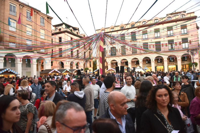 La II Feria “Huesca es Dulce” abre sus puertas con una inauguración llena de sabor, ritmo y emoción