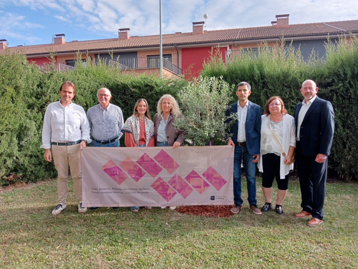 Cuarte celebra el Día Internacional de la Mujer Rural con un homenaje a Vicenta Carruesco y la plantación de una olivera 