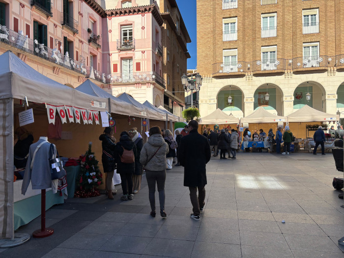 Imagen La plaza López Allué acoge un año más el Mercado Solidario de las...