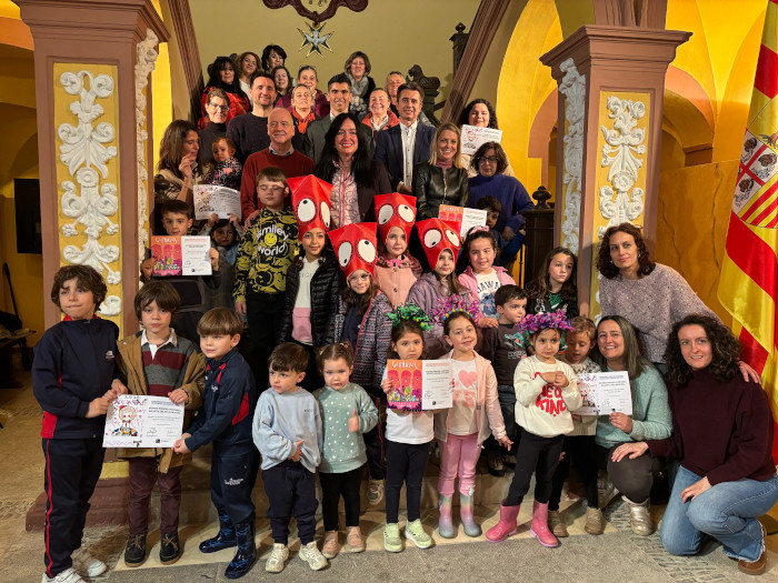 El Ayuntamiento de Huesca entrega los premios del concurso de disfraces y comparsas de Carnaval 2025