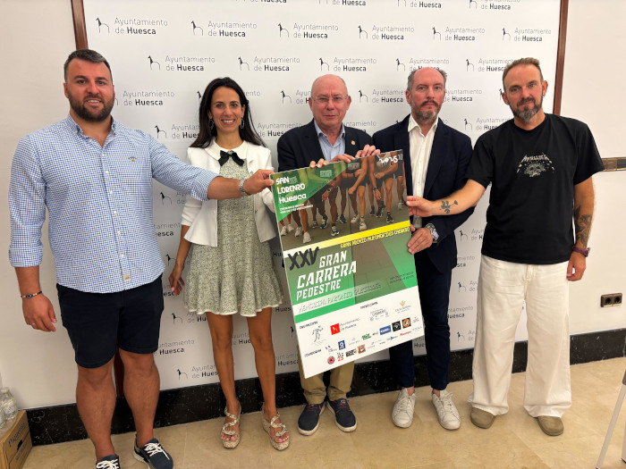 La Gran Carrera Pedestre celebra su XXV aniversario con 28 atletas en los Porches de Galicia