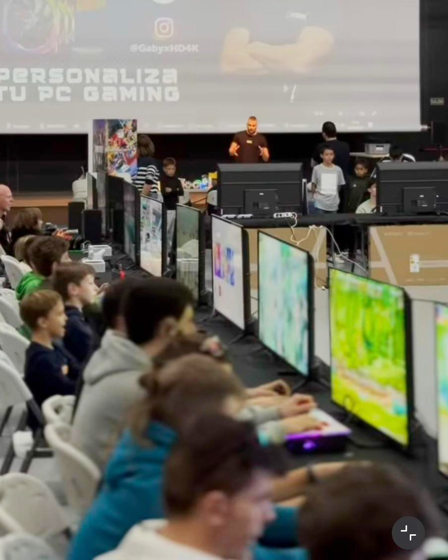Simuladores, consolas, realidad virtual y charlas divulgativas en el evento gamer del Spin Festival