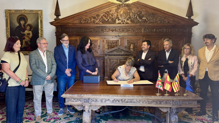 Imagen La consejera de Agricultura visita el Ayuntamiento de Huesca