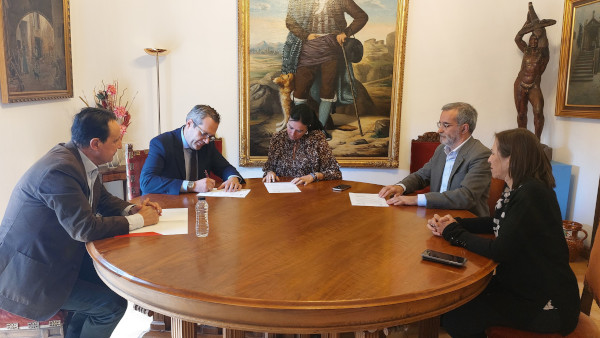 Imagen El Ayuntamiento de Huesca y el Parque Tecnológico Walqa firman el acta...