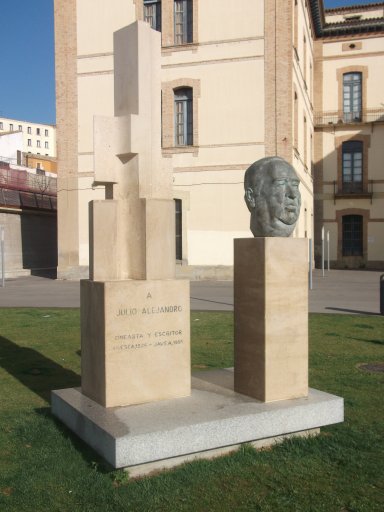 Monumento a Julio Alejandro
