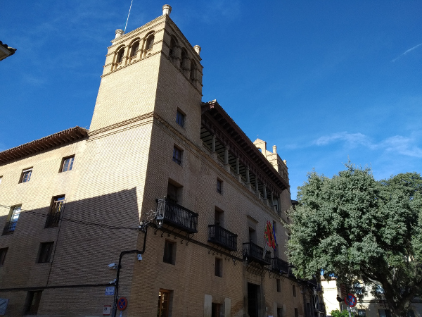 Fachada ayuntamiento de Huesca Fachada ayuntamiento de Huesca