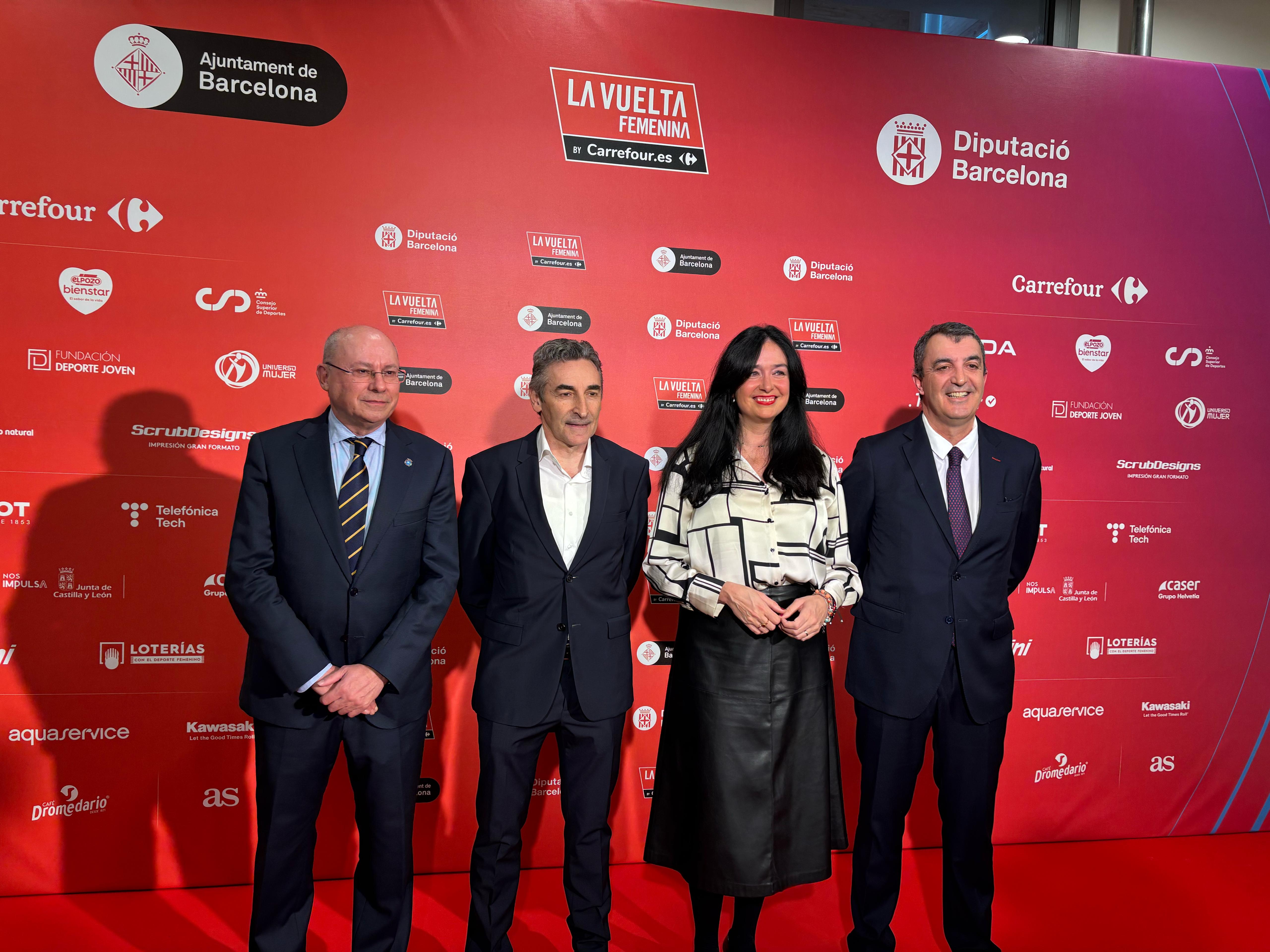 Concejal de Deportes y alcaldesa en la presentación de la Vuelta Femenina 2025