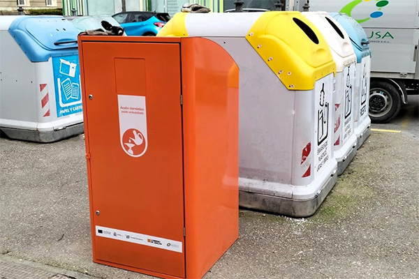 Contenedor de aceite usado doméstico