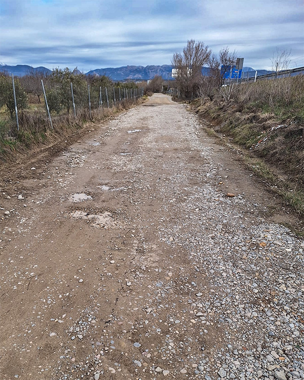 Pavimento en mal estado en los caminos de la Cruz del Palmo y Alberca de Cortés